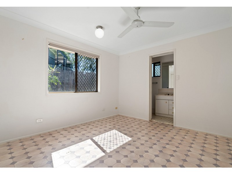 5 Curlew Crescent, Eagleby QLD 4207