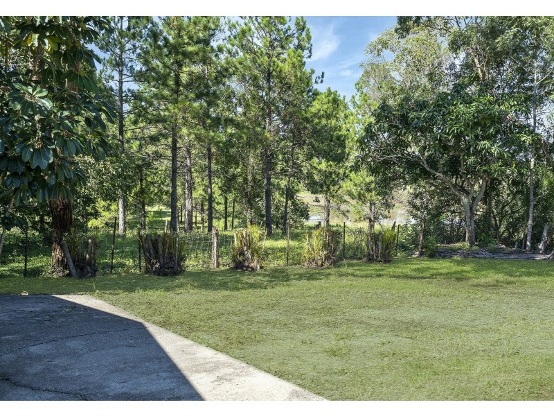 5 Curlew Crescent, Eagleby QLD 4207