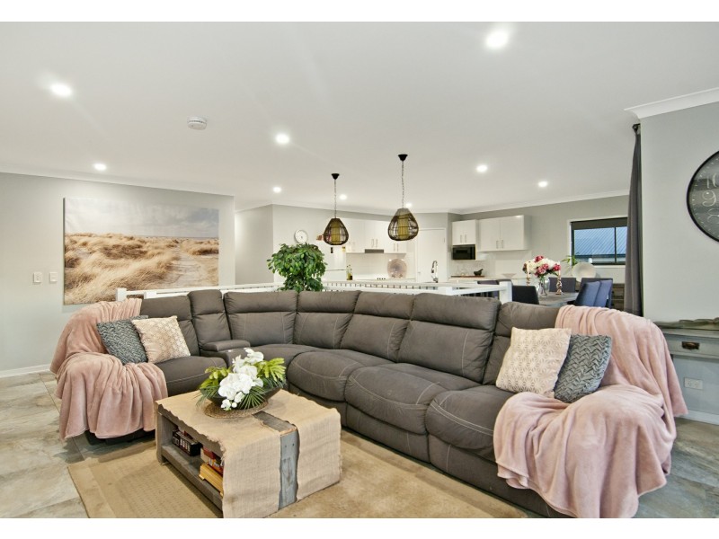 21 Savannah Court, Waterford QLD 4133