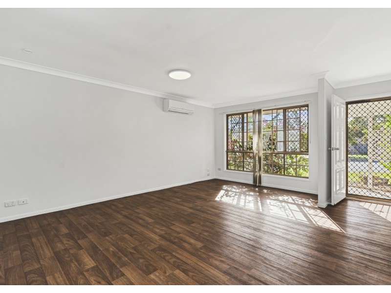 118 Castile Crescent, Edens Landing QLD 4207