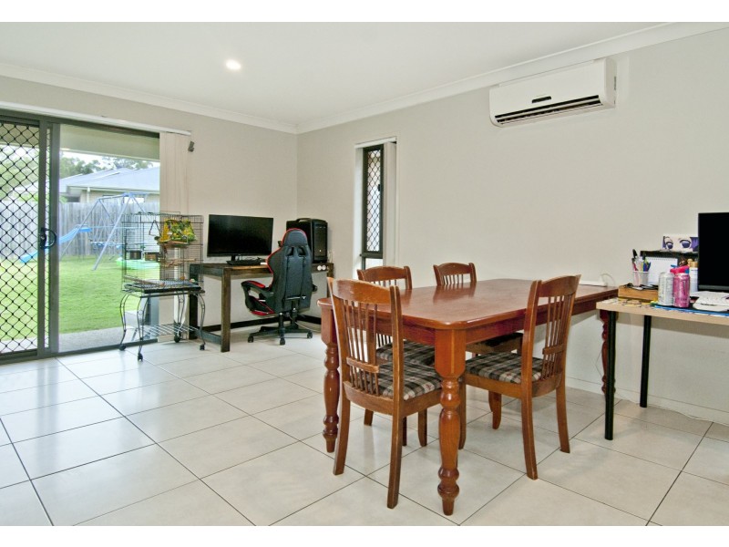 8 Barrington Cct, Waterford QLD 4133