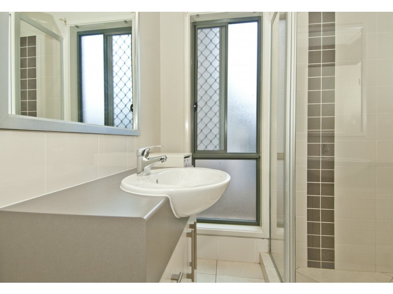 8 Barrington Cct, Waterford QLD 4133