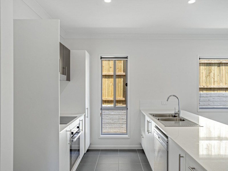 9 Heron Lane, Bahrs Scrub QLD 4207