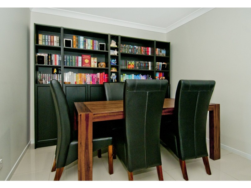 92 Pepper Tree, Holmview QLD 4207