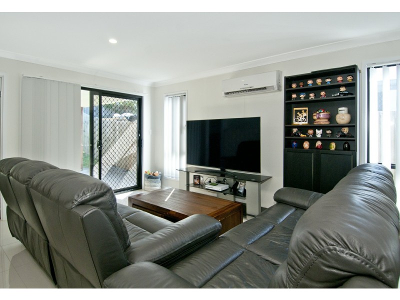 92 Pepper Tree, Holmview QLD 4207