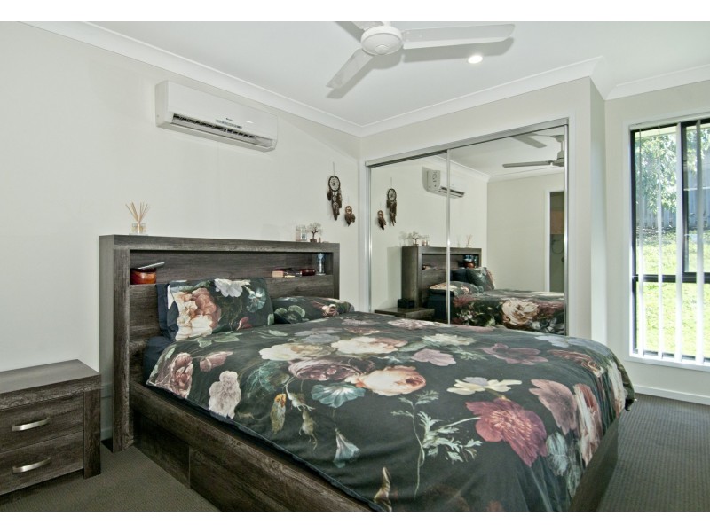 92 Pepper Tree, Holmview QLD 4207