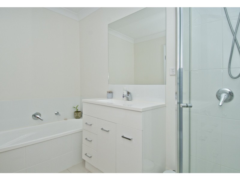 92 Pepper Tree, Holmview QLD 4207