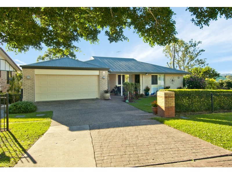 18 Costigan Terrace, Edens Landing QLD 4207