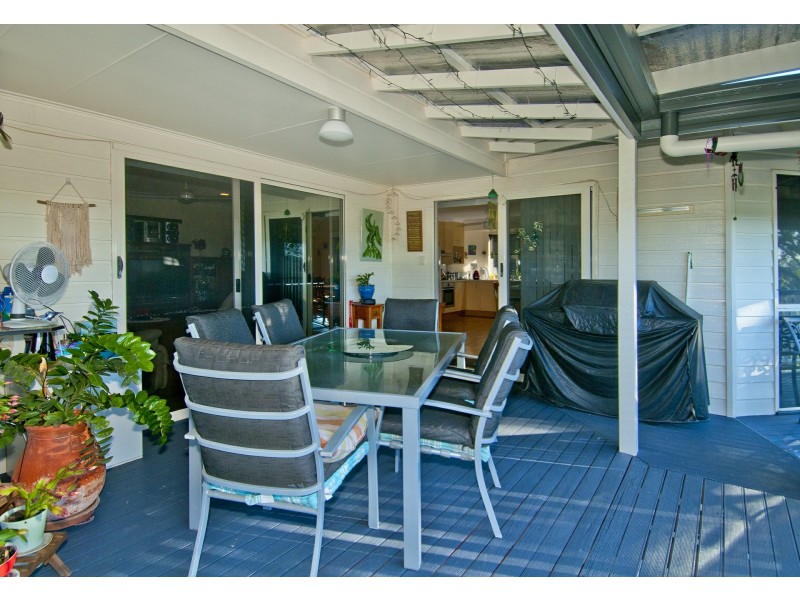 18 Costigan Terrace, Edens Landing QLD 4207