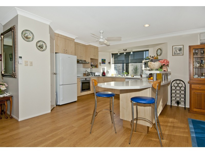 18 Costigan Terrace, Edens Landing QLD 4207