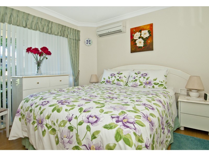 18 Costigan Terrace, Edens Landing QLD 4207