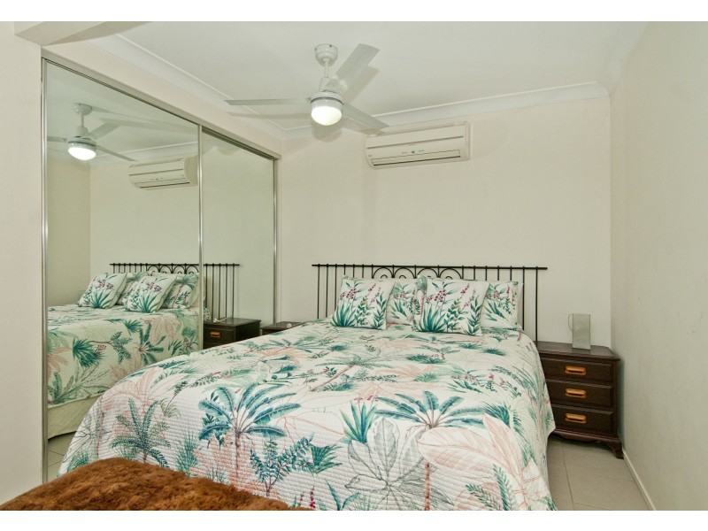 18 Costigan Terrace, Edens Landing QLD 4207