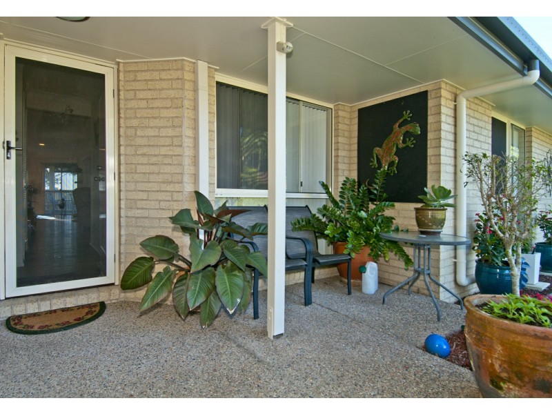 18 Costigan Terrace, Edens Landing QLD 4207