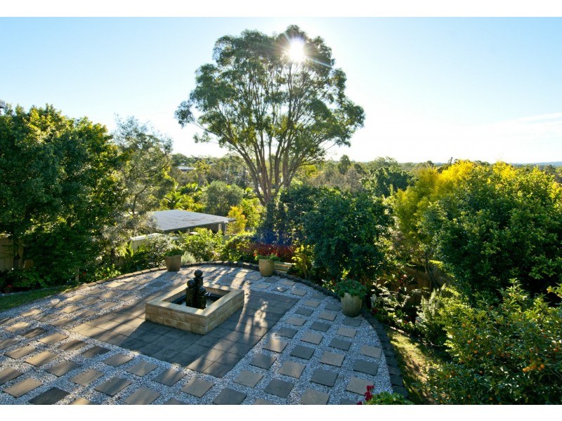 18 Costigan Terrace, Edens Landing QLD 4207