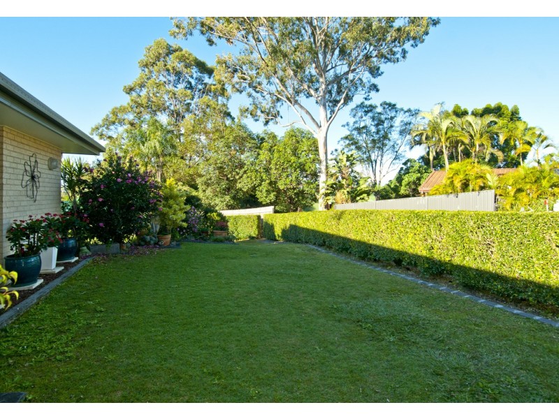 18 Costigan Terrace, Edens Landing QLD 4207
