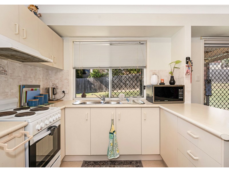 64 Tallagandra Rd, Beenleigh QLD 4207
