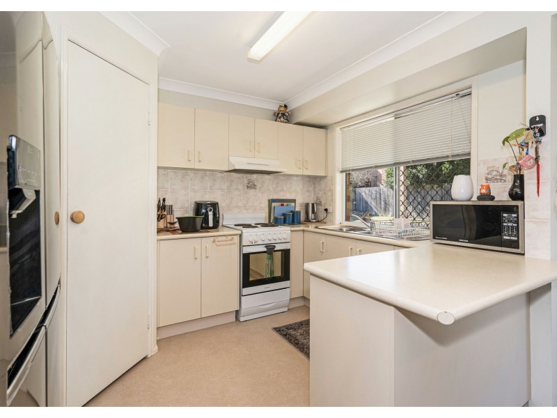 64 Tallagandra Rd, Beenleigh QLD 4207