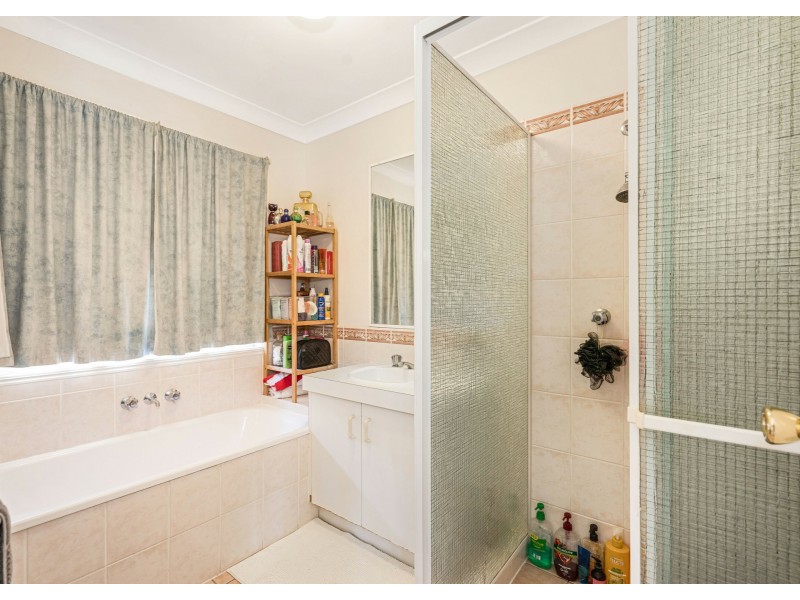 64 Tallagandra Rd, Beenleigh QLD 4207