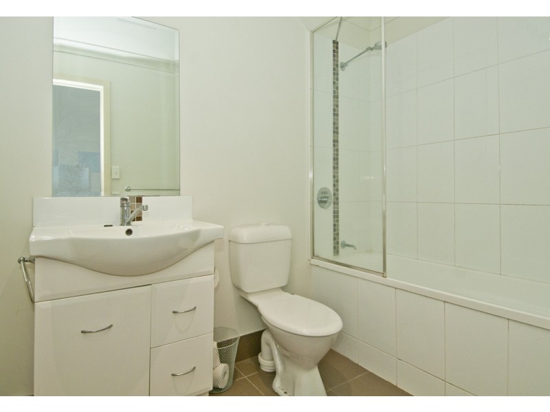 Unit 2/18-20 Frankland Avenue, Waterford QLD 4133