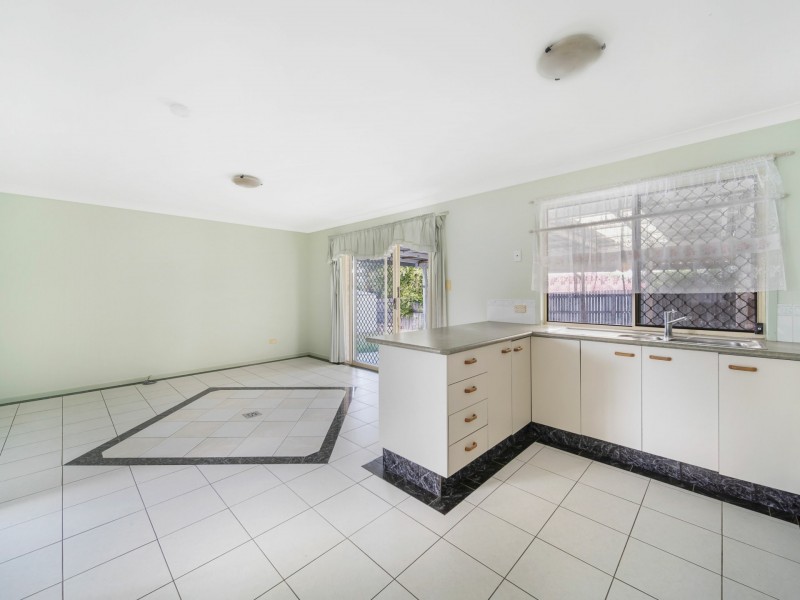 16 Lorraine Street, Crestmead QLD 4132