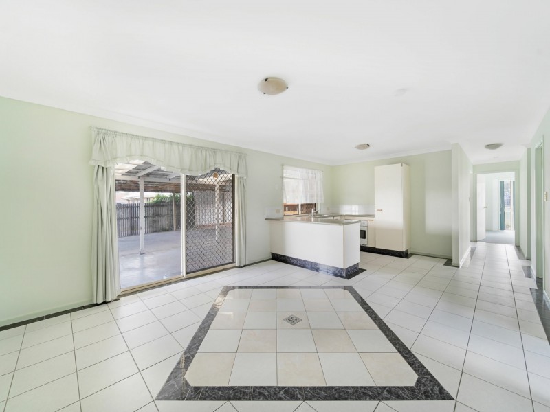 16 Lorraine Street, Crestmead QLD 4132