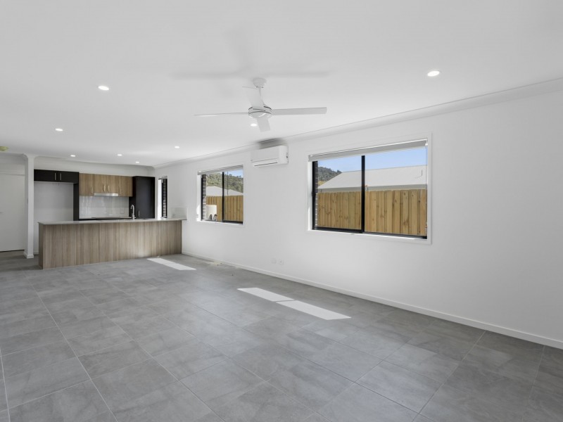 31 Jim Davidson Blvd, Belivah QLD 4207