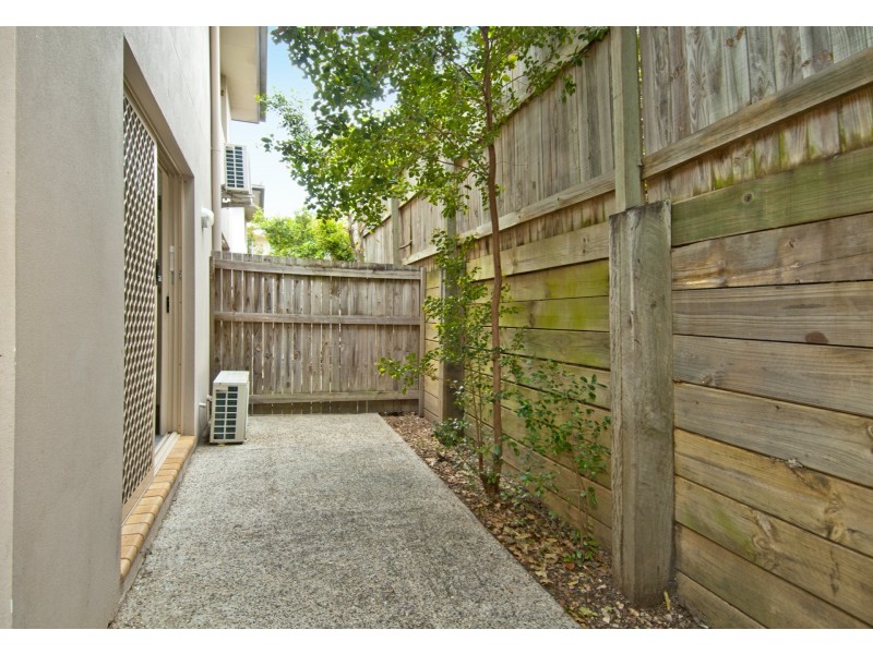 30/154 River Hills Road, Eagleby QLD 4207