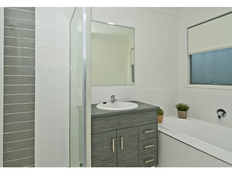 39 Samford Drive, Holmview QLD 4207