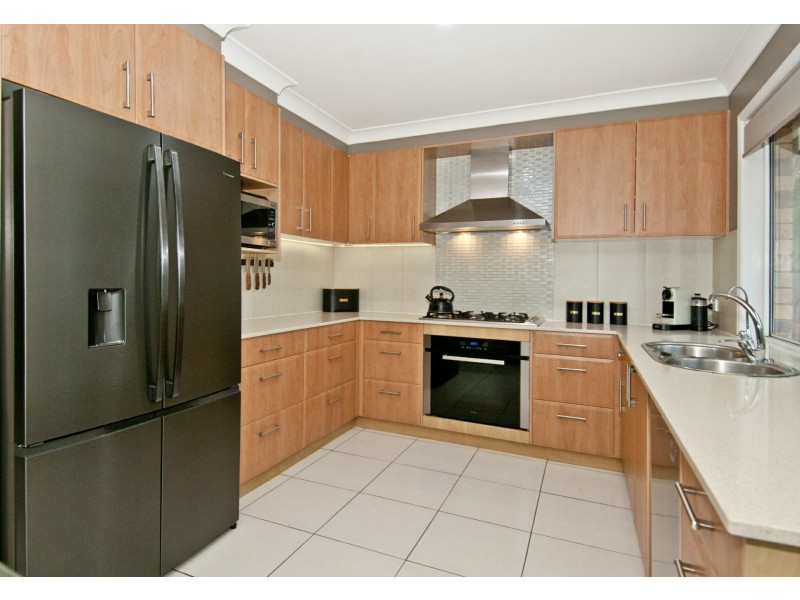 6 Jager Place, Edens Landing QLD 4207