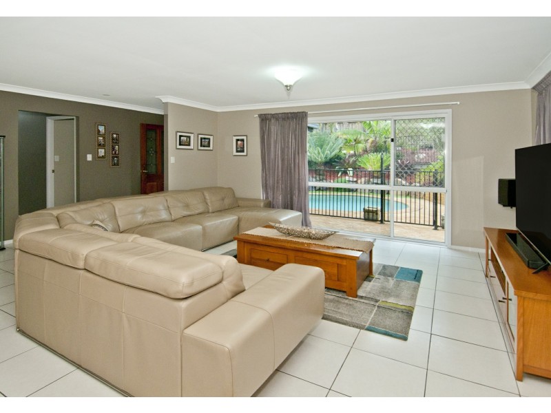 6 Jager Place, Edens Landing QLD 4207