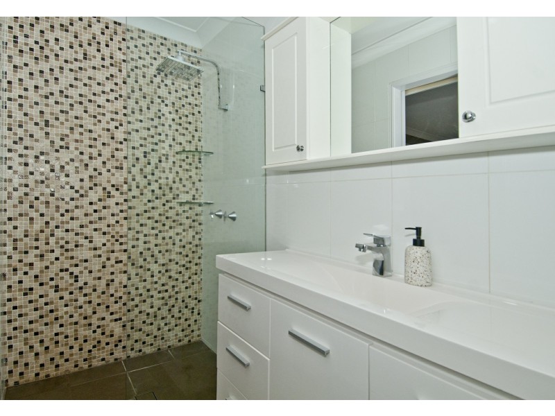 6 Jager Place, Edens Landing QLD 4207