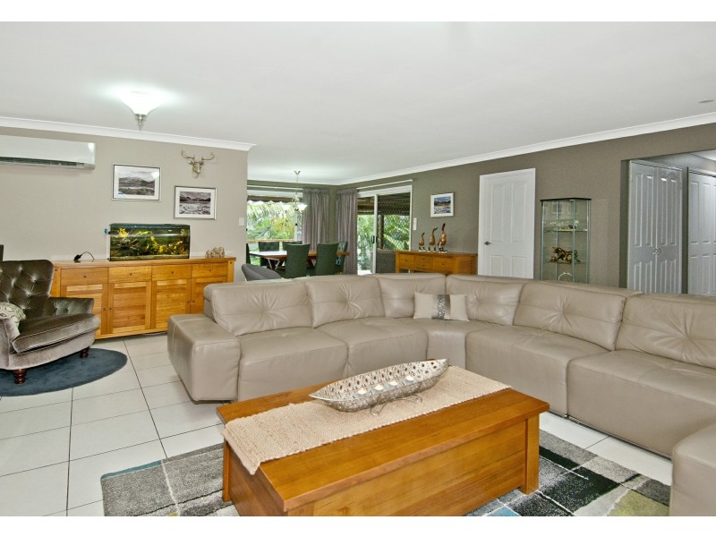 6 Jager Place, Edens Landing QLD 4207