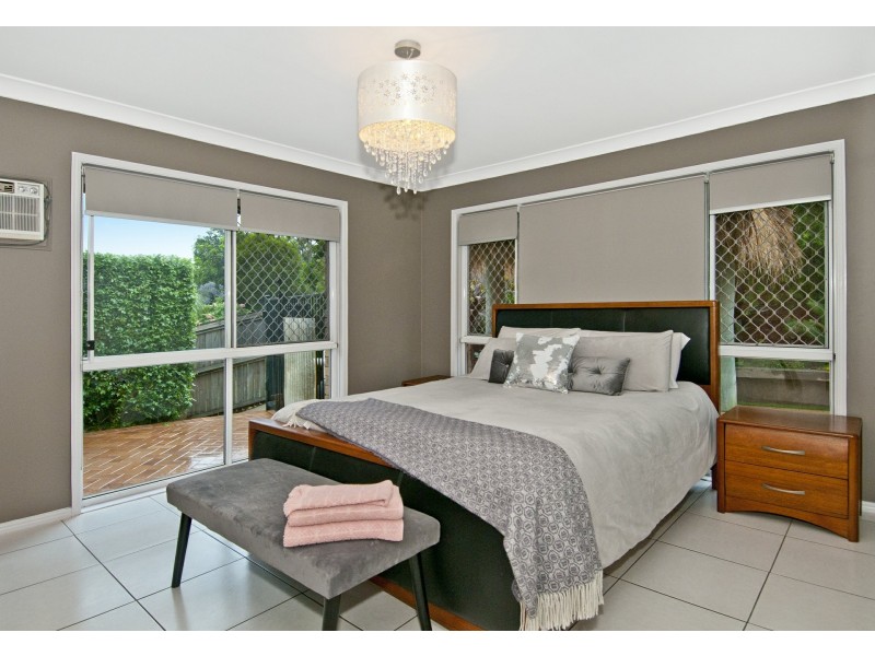 6 Jager Place, Edens Landing QLD 4207