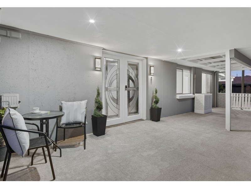 17 Rochester Drive, Mount Warren Park QLD 4207