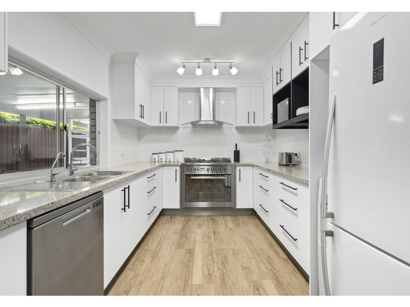 17 Rochester Drive, Mount Warren Park QLD 4207