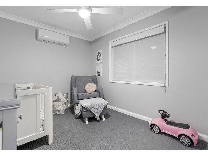 17 Rochester Drive, Mount Warren Park QLD 4207