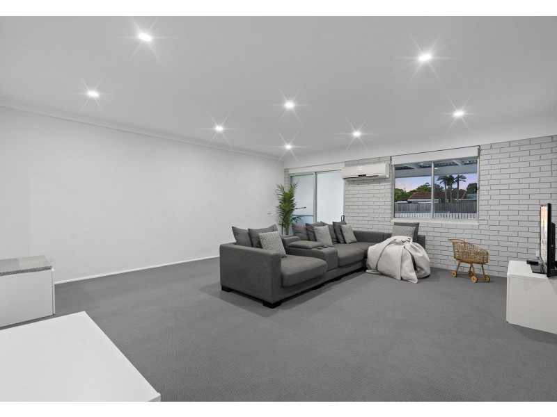 17 Rochester Drive, Mount Warren Park QLD 4207