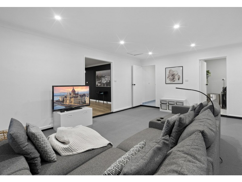 17 Rochester Drive, Mount Warren Park QLD 4207