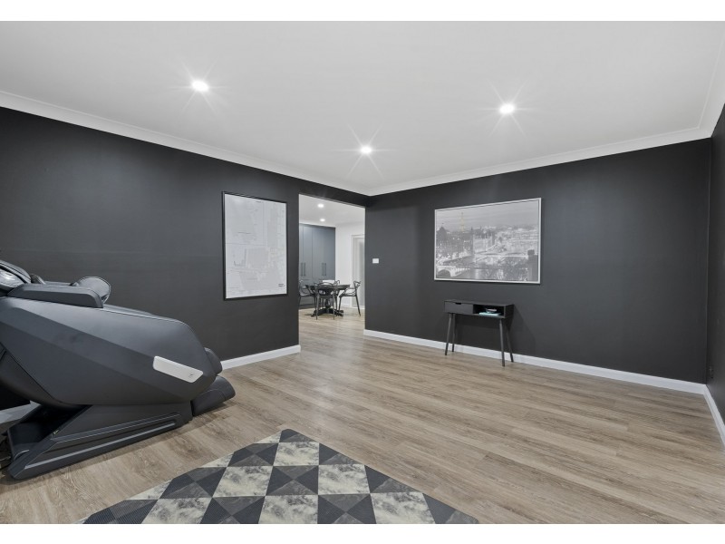 17 Rochester Drive, Mount Warren Park QLD 4207