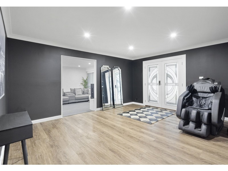 17 Rochester Drive, Mount Warren Park QLD 4207