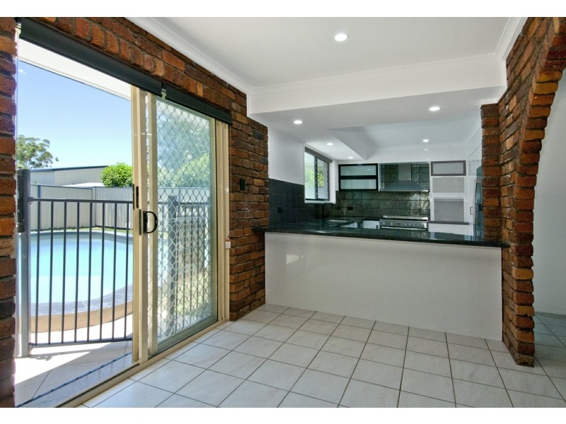 27 Cotswold Street, Mount Warren Park QLD 4207