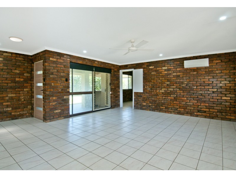 27 Cotswold Street, Mount Warren Park QLD 4207