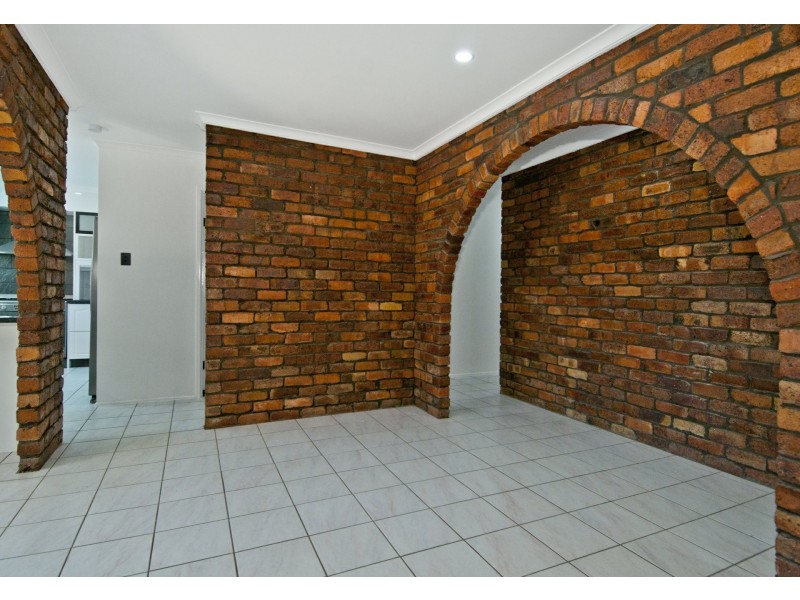 27 Cotswold Street, Mount Warren Park QLD 4207