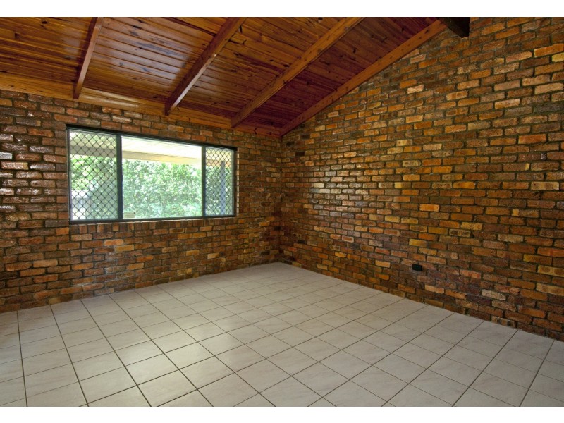 27 Cotswold Street, Mount Warren Park QLD 4207