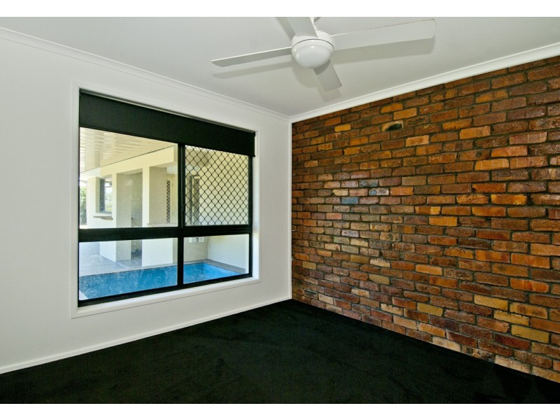 27 Cotswold Street, Mount Warren Park QLD 4207