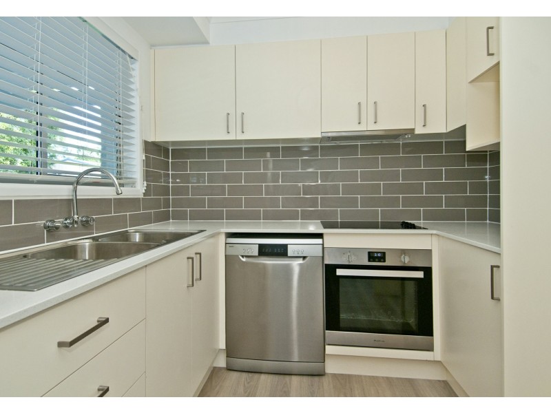 4 Greenfield Street, Eagleby QLD 4207