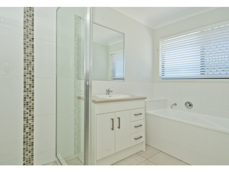 1 Peak Lane, Yarrabilba QLD 4207