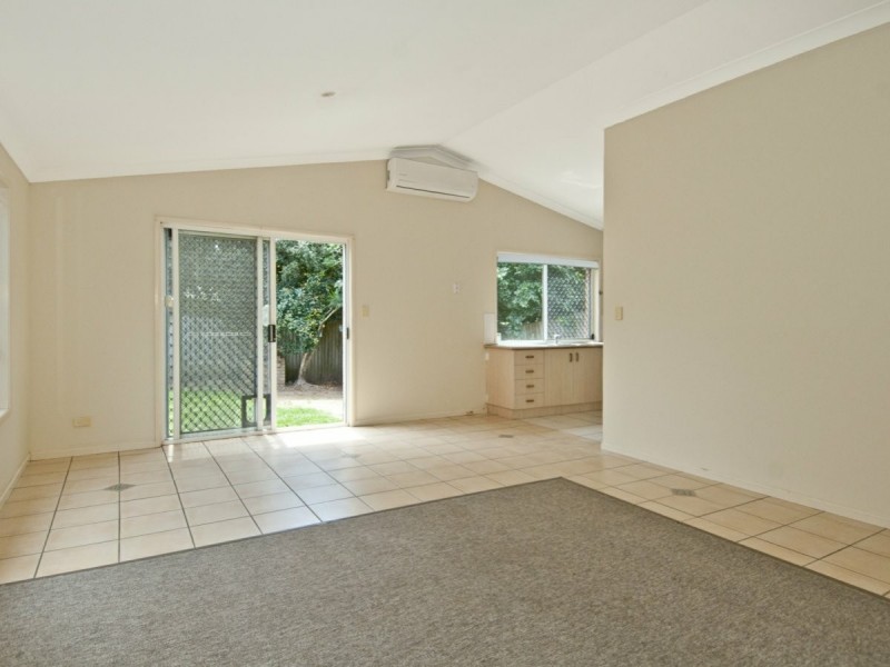 8 Peachface Street, Loganlea QLD 4131