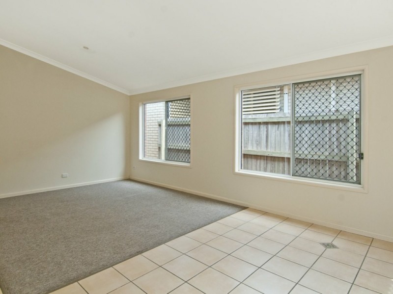 8 Peachface Street, Loganlea QLD 4131