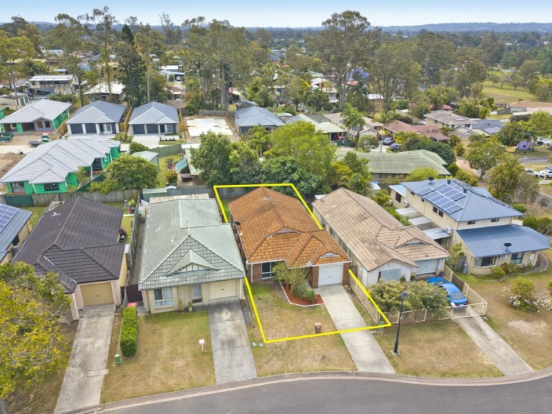 8 Peachface Street, Loganlea QLD 4131